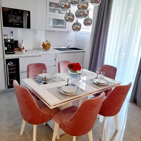 Urban Luxury Oasis شقة سبليت
