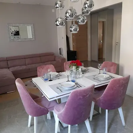 Urban Luxury Oasis سبليت